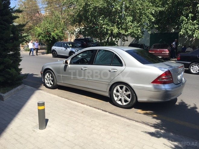 Mercedes C 230 2003, 255,000 km - 2.3 l - Bakı