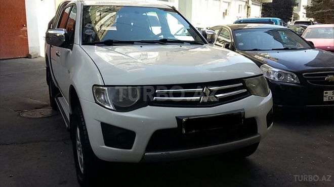 Mitsubishi L200 2011, 223,000 km - 2.5 l - Bakı