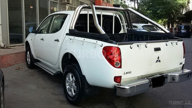 Mitsubishi L200 2011, 223,000 km - 2.5 l - Bakı