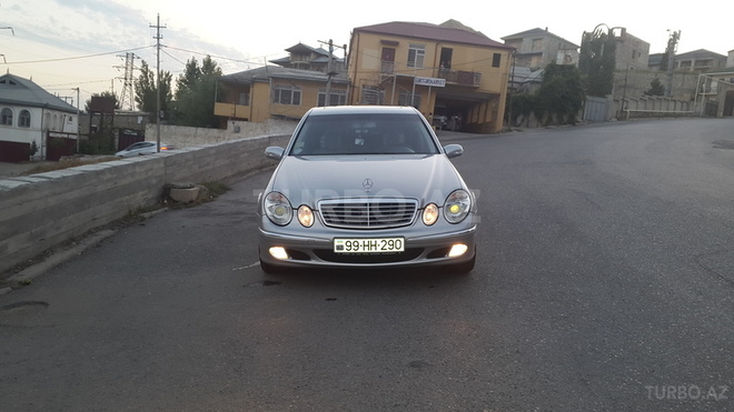 Mercedes E 270 2004, 193,000 km - 2.7 l - Bakı