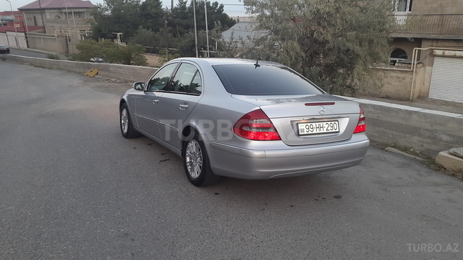 Mercedes E 270 2004, 193,000 km - 2.7 l - Bakı