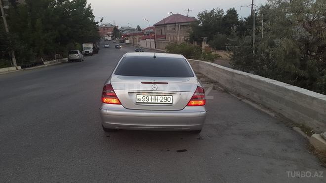 Mercedes E 270 2004, 193,000 km - 2.7 l - Bakı