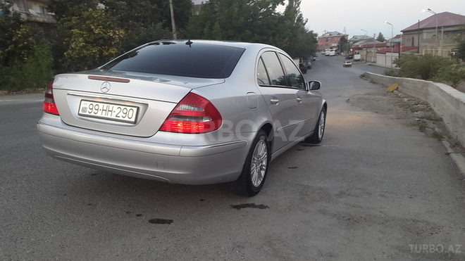 Mercedes E 270 2004, 193,000 km - 2.7 l - Bakı