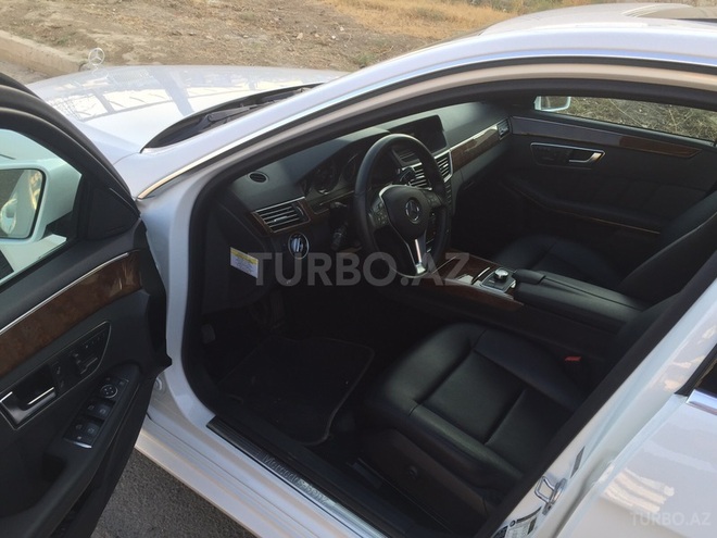 Mercedes E 350 2012, 19,000 km - 3.5 l - Bakı