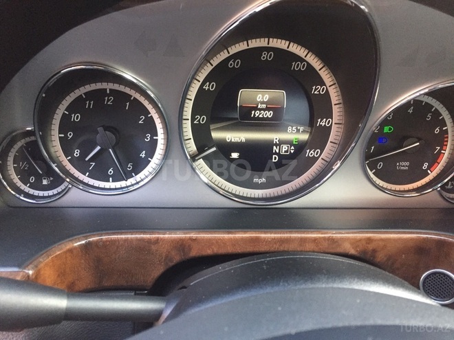 Mercedes E 350 2012, 19,000 km - 3.5 l - Bakı