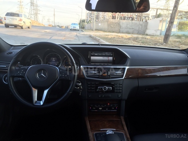 Mercedes E 350 2012, 19,000 km - 3.5 l - Bakı
