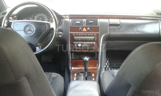 Mercedes E 320 1995, 134,500 km - 3.2 л - Bakı
