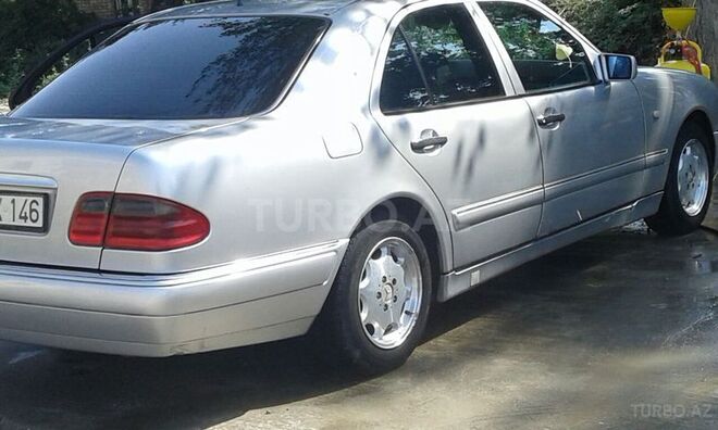 Mercedes E 320 1995, 134,500 km - 3.2 л - Bakı