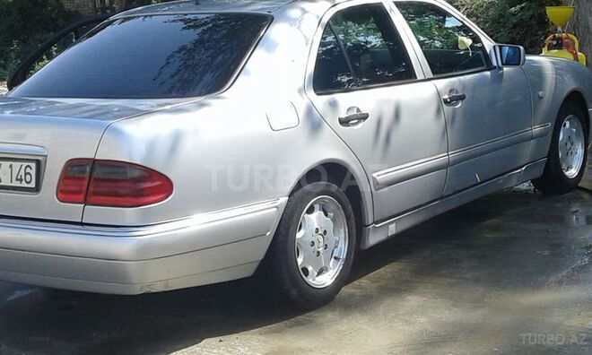 Mercedes E 320 1995, 134,500 km - 3.2 л - Bakı