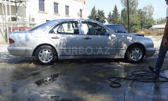 Mercedes E 320 1995, 134,500 km - 3.2 л - Bakı