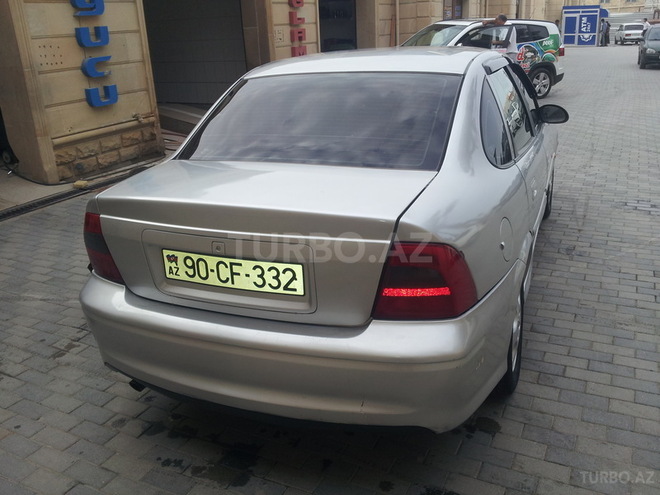 Opel Vectra 1999, 200,000 km - 1.8 l - Bakı