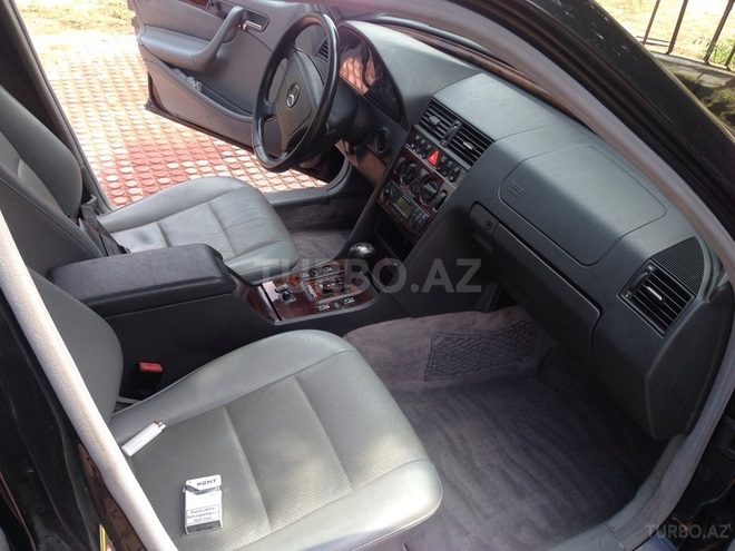 Mercedes C 230 2000, 165,000 km - 2.3 l - Bakı