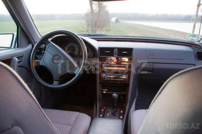 Mercedes C 240 1998, 197,000 km - 2.4 l - Bakı