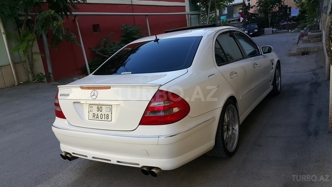 Mercedes E 320 2004, 96,000 km - 3.2 l - Bakı