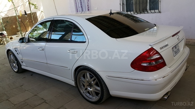 Mercedes E 320 2004, 96,000 km - 3.2 l - Bakı