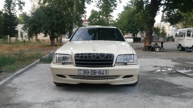 Mercedes C 220 2000, 167,000 km - 2.2 l - Bakı
