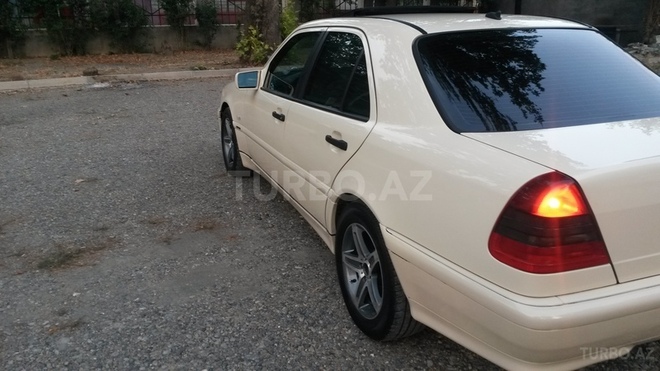 Mercedes C 220 2000, 167,000 km - 2.2 l - Bakı