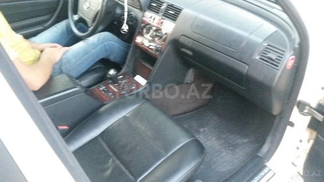 Mercedes C 220 2000, 167,000 km - 2.2 l - Bakı