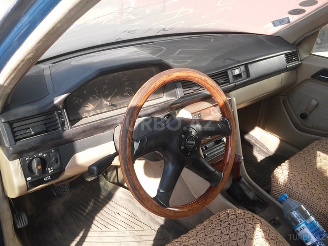 Mercedes E 230 1985, 17,506 km - 2.3 л - Bakı