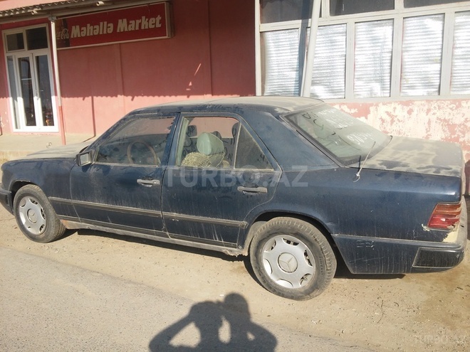 Mercedes E 230 1985, 17,506 km - 2.3 л - Bakı