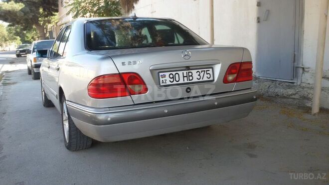 Mercedes E 230 1996, 278,400 km - 2.3 l - Bakı