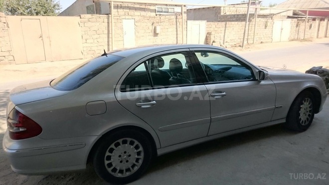 Mercedes E 270 2002, 280,000 km - 2.7 l - Bakı
