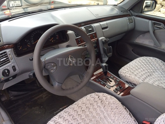 Mercedes E 240 2000, 240,000 km - 2.4 l - Bakı