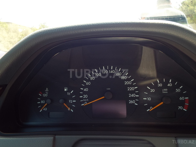 Mercedes E 240 2000, 240,000 km - 2.4 l - Bakı