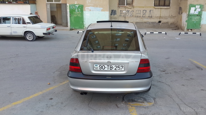Opel Vectra 1997, 213,000 km - 2.0 l - Bakı