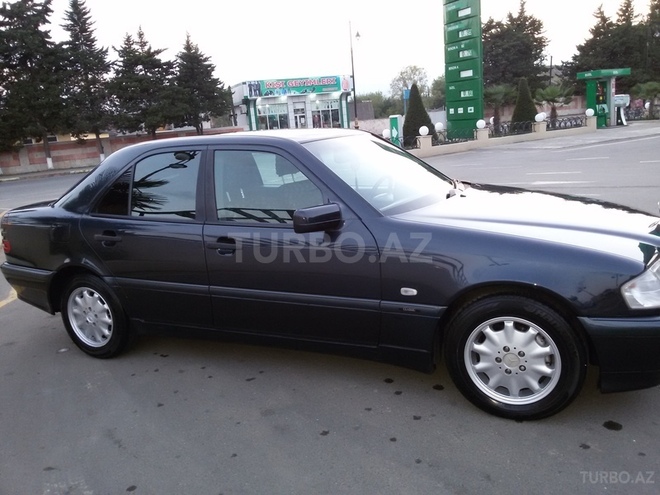 Mercedes C 220 1999, 210,000 km - 2.2 л - Bakı