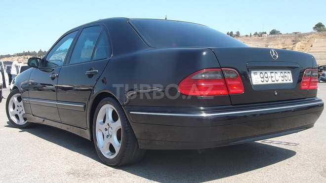 Mercedes E 240 2000, 165,000 km - 2.4 л - Bakı
