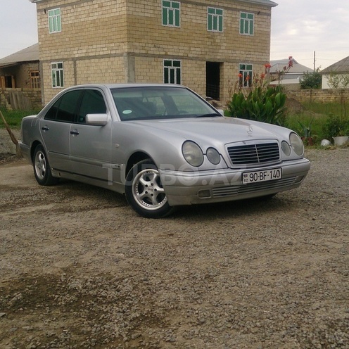 Mercedes E 200 1997, 256,000 km - 2.0 л - Bakı