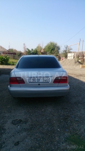 Mercedes E 200 1997, 256,000 km - 2.0 л - Bakı