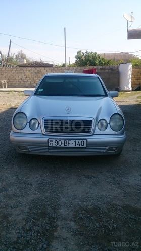 Mercedes E 200 1997, 256,000 km - 2.0 л - Bakı