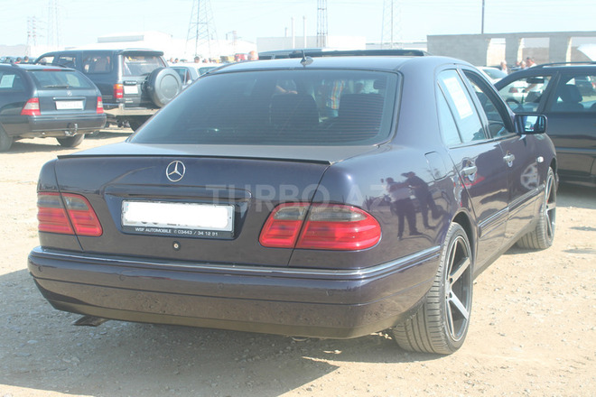Mercedes E 280 1998, 317,000 km - 2.8 l - Bakı