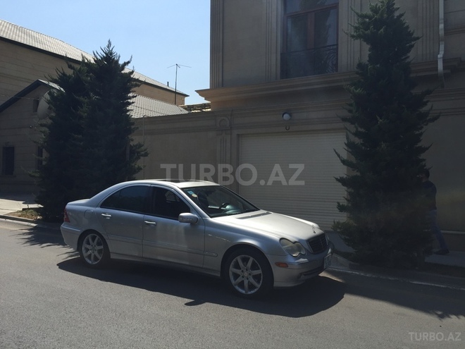 Mercedes C 230 2003, 254,000 km - 2.3 l - Bakı