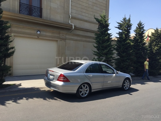 Mercedes C 230 2003, 254,000 km - 2.3 l - Bakı