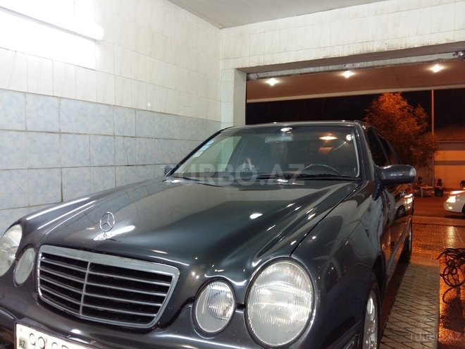 Mercedes E 200 2002, 243,400 km - 2.0 l - Bakı