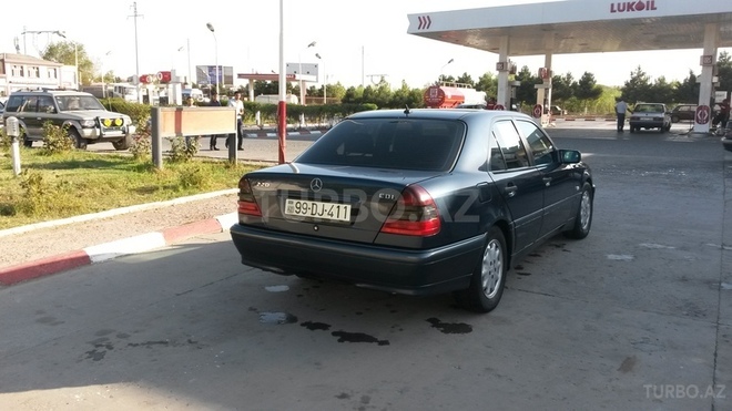 Mercedes C 220 1999, 282,000 km - 2.2 л - Bakı