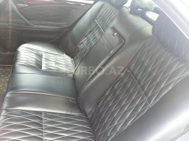 Mercedes E 220 2001, 175,000 km - 2.2 л - Bakı