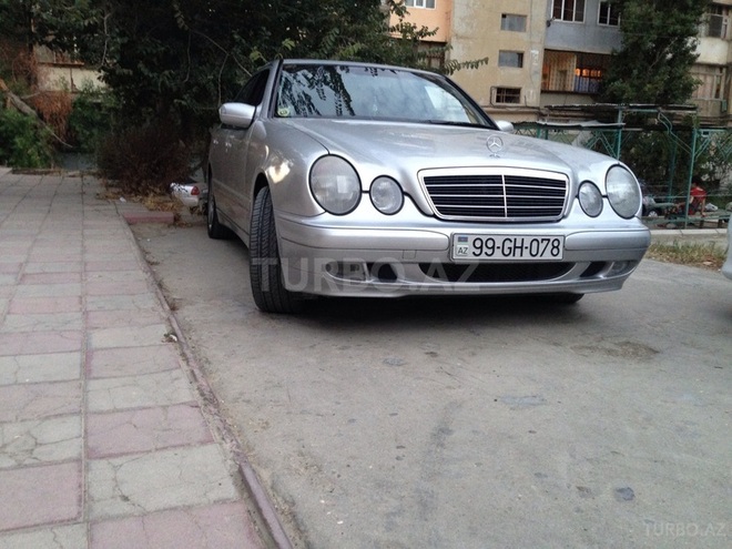 Mercedes E 220 2001, 175,000 km - 2.2 л - Bakı