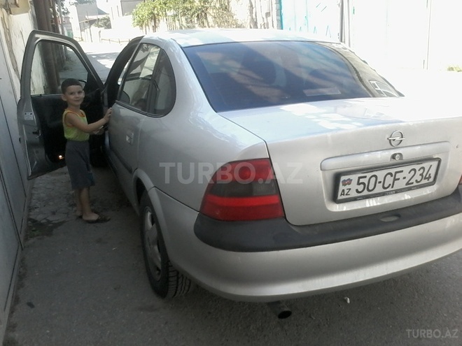 Opel Vectra 1997, 233,000 km - 1.8 л - Bakı