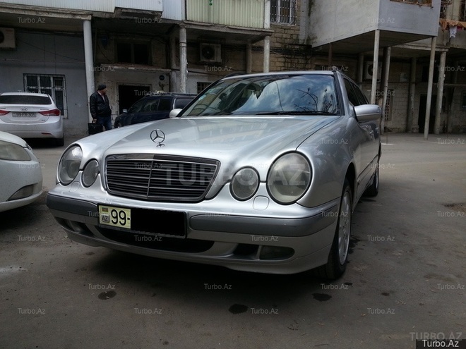 Mercedes E 220 2001, 280,000 km - 2.2 l - Bakı