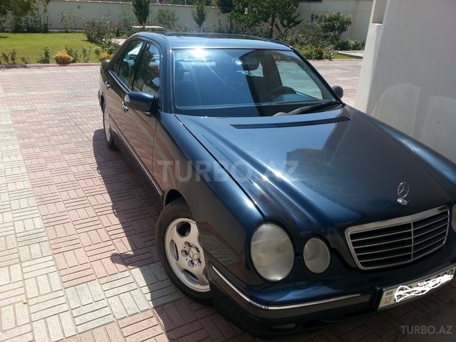 Mercedes E 240 2000, 189,000 km - 2.6 л - Bakı