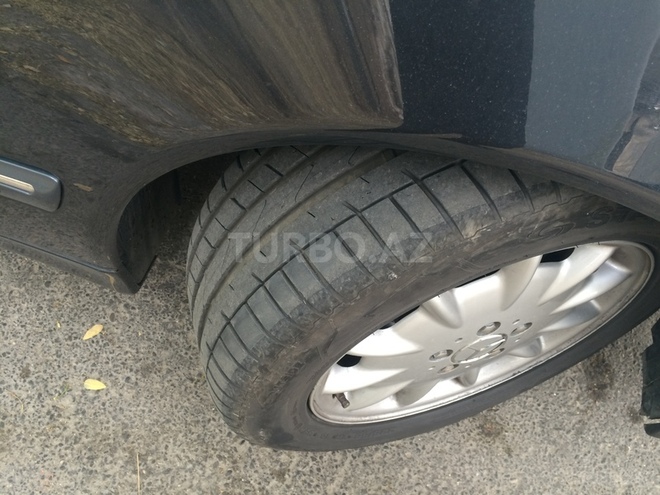 Mercedes E 220 2000, 178,500 km - 2.2 l - Bakı