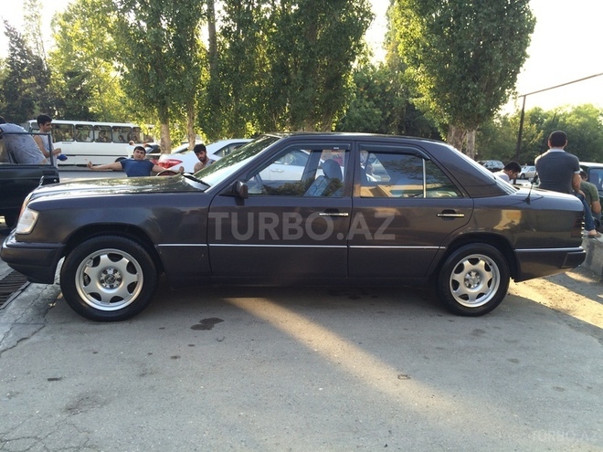 Mercedes E 200 1991, 350,000 km - 2.0 l - Bakı