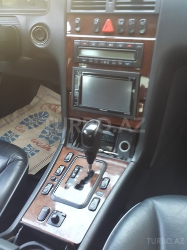 Mercedes E 320 2001, 215,000 km - 3.2 l - Bakı