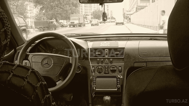 Mercedes C 220 1998, 209,560 km - 2.2 l - Bakı