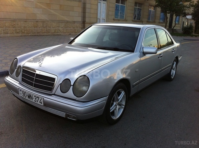 Mercedes E 220 1996, 167,544 km - 2.2 l - Bakı