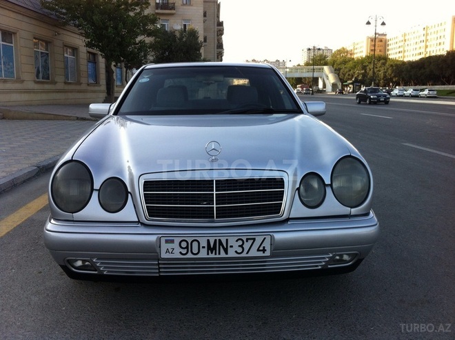 Mercedes E 220 1996, 167,544 km - 2.2 l - Bakı